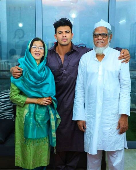 sahil khan parents.